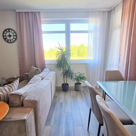 Townhouse In Ursynow With Parking 3 شقة *