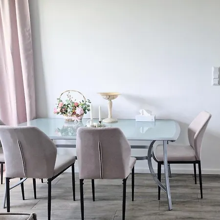 Townhouse In Ursynow With Parking 3 شقة