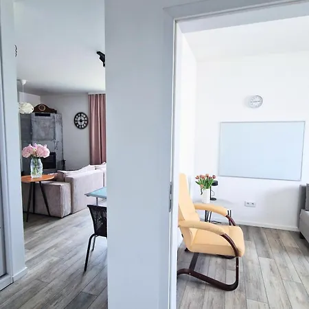 Townhouse In Ursynow With Parking 3 شقة Dabrowka (Wadowice)